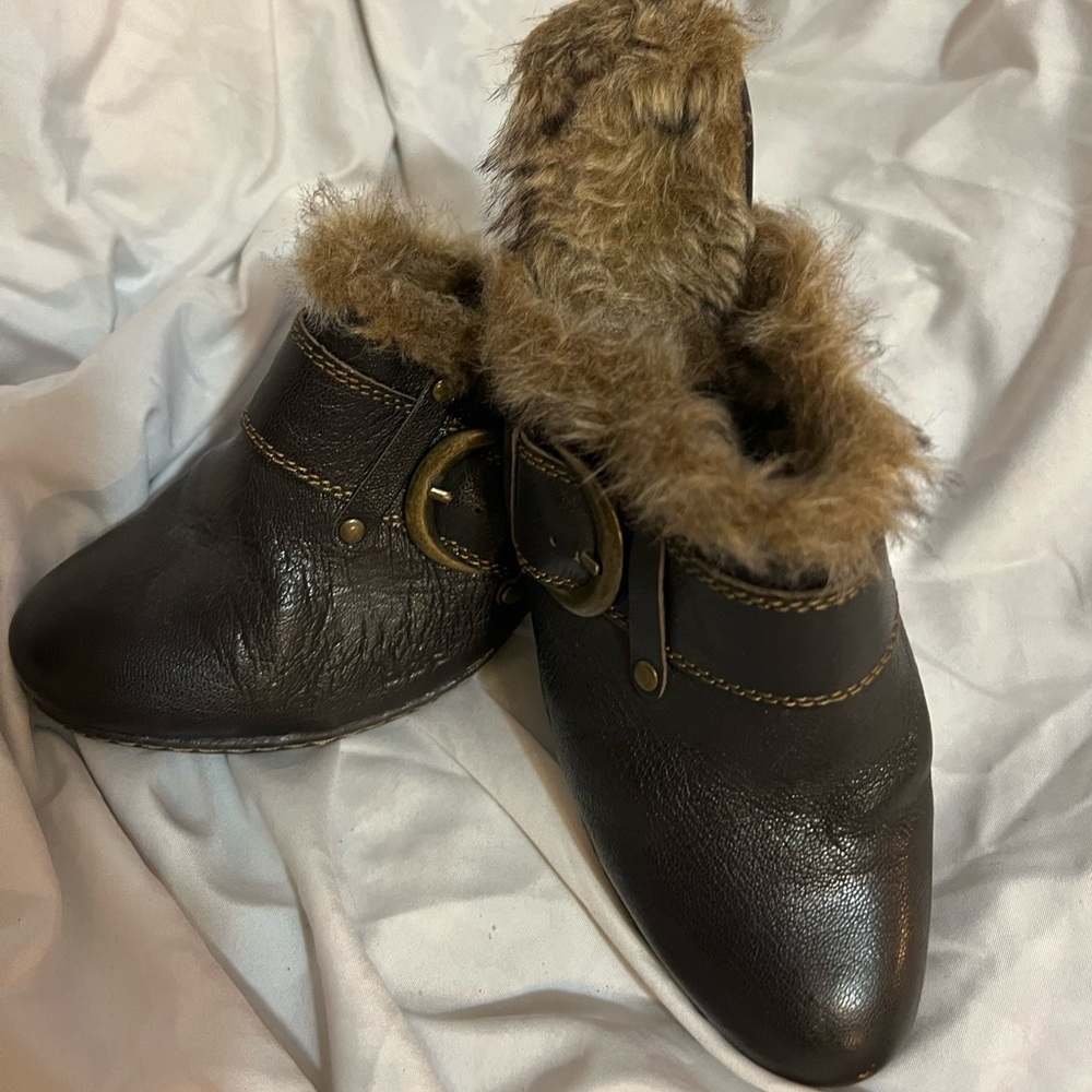 Brown faux fur lined mules
